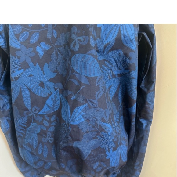 Great like-new North Face Venture 2 rain jacket! New to Poshmark! - Picture 7 of 9